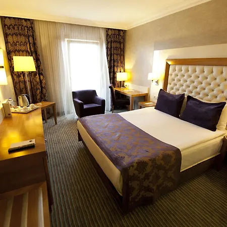 Tugcu Select Szálloda 4*