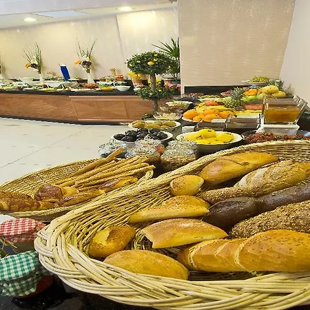 Tugcu Select Szálloda 4*